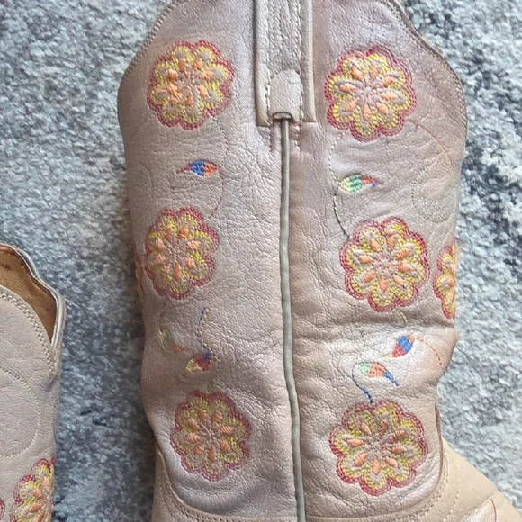 Lucchese Tan Leather Boot Interior Detail - Picture 8 of 11